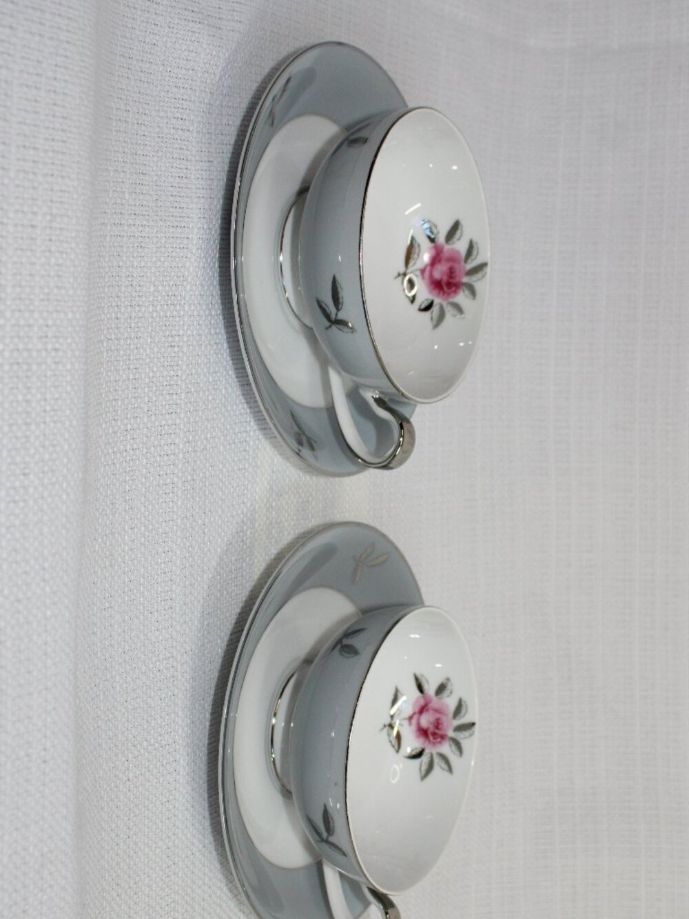 Seyei 'Bella Maria' Gray/White/Silver/Floral Set of (2) Teacups & Saucers